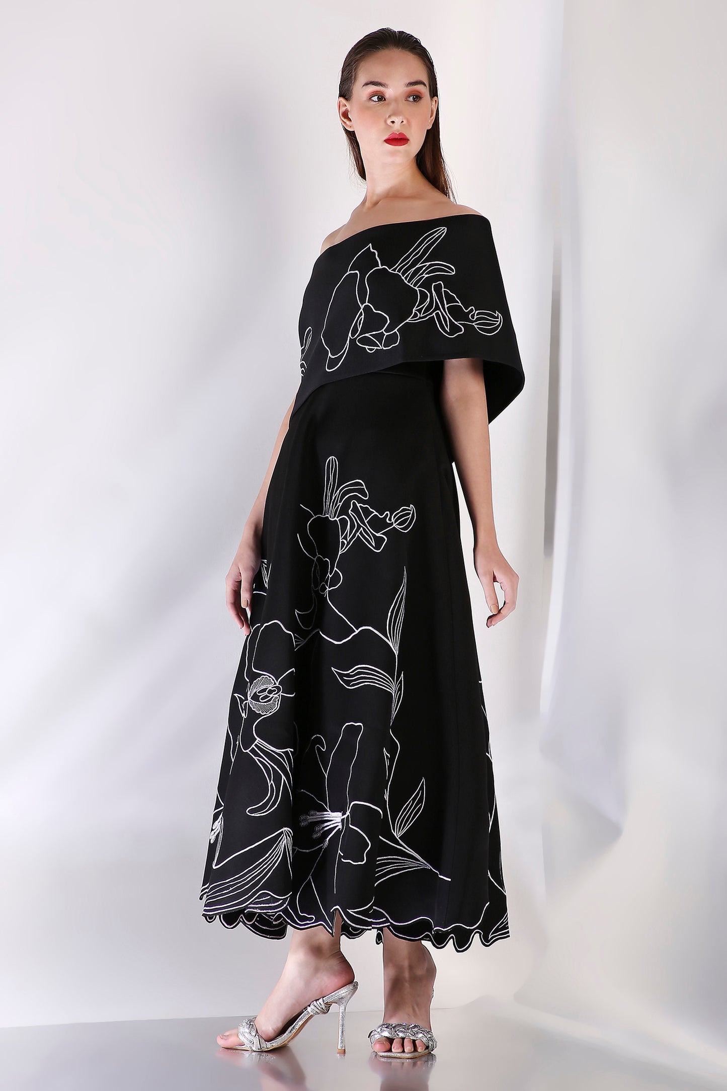 Kinjal Bhanushali in Vero + Embroidered Wrap