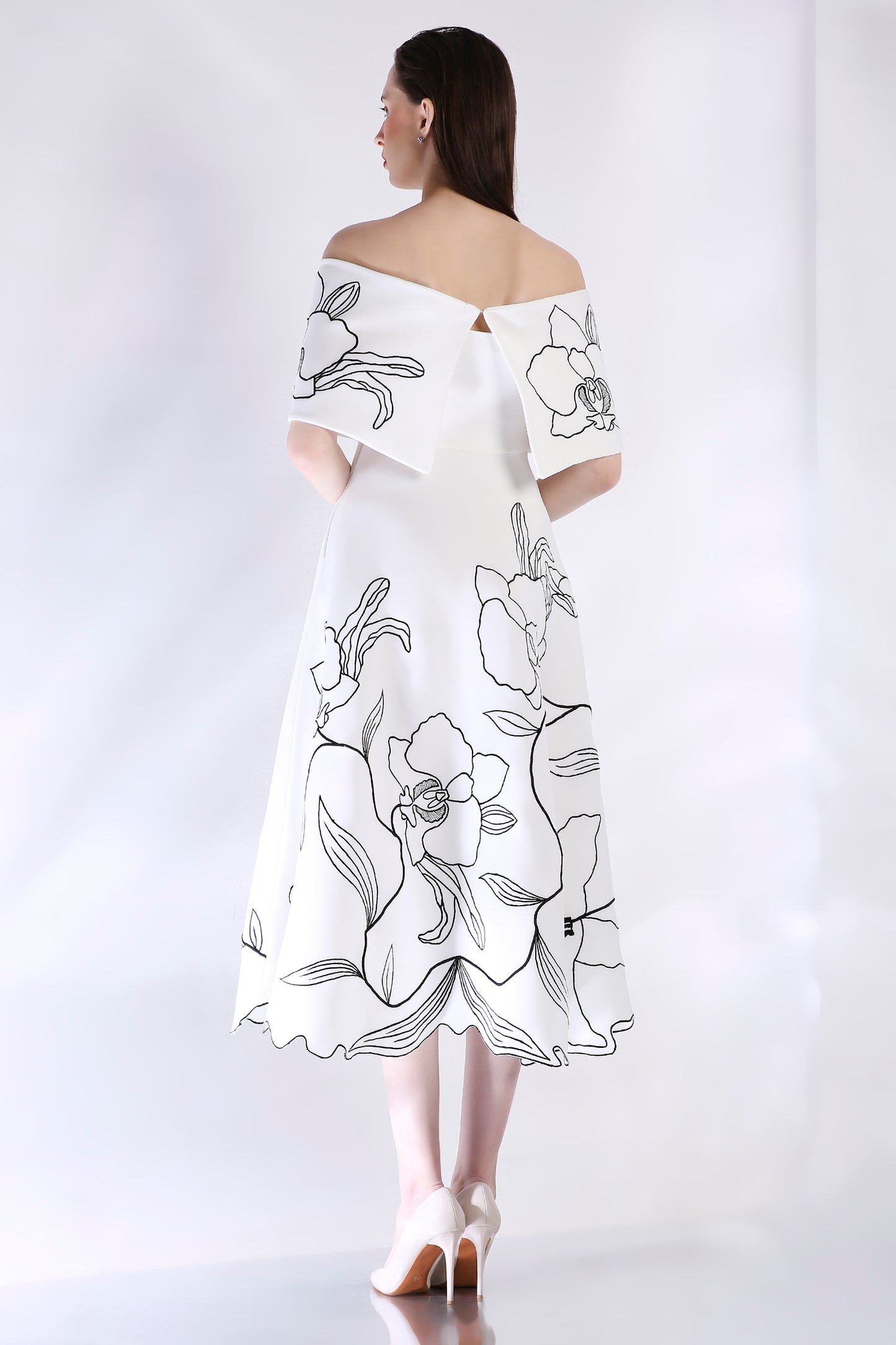 Vero + Embroidered Wrap